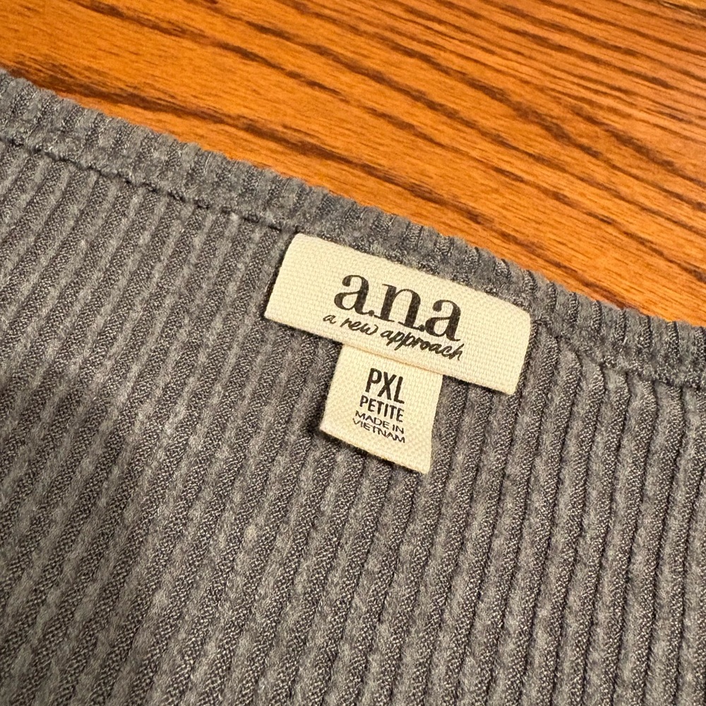 NWT A.N.A Ribbed Long Sleeve Top - Picture 3 of 3